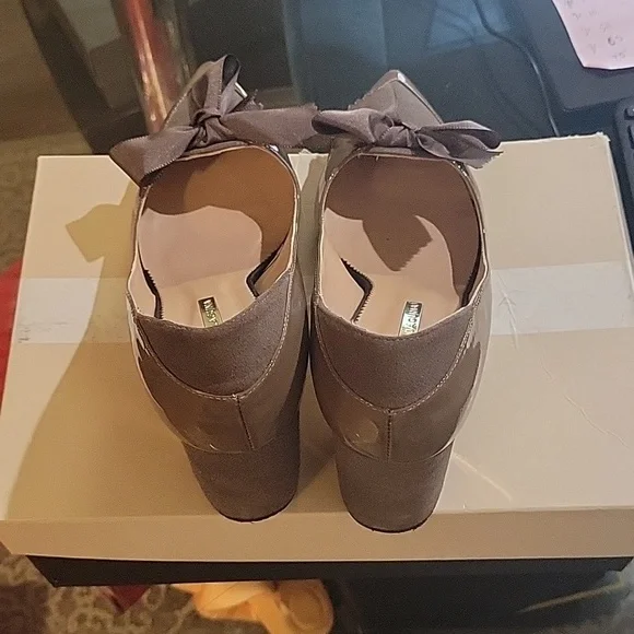 Pumps - Picture 2 of 5